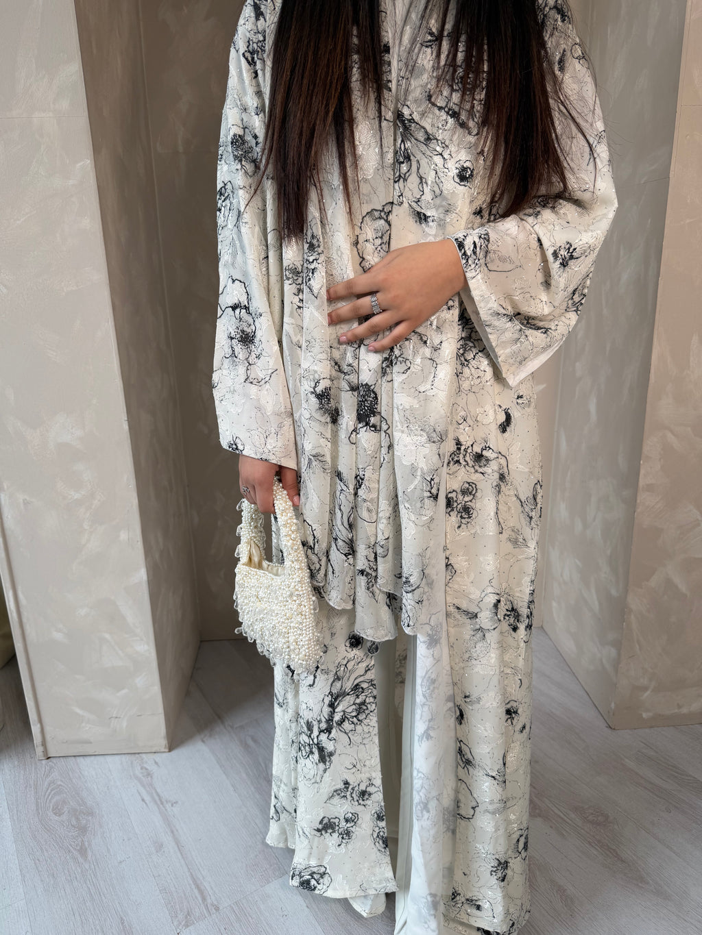 Zahra Abaya - Off White & Black