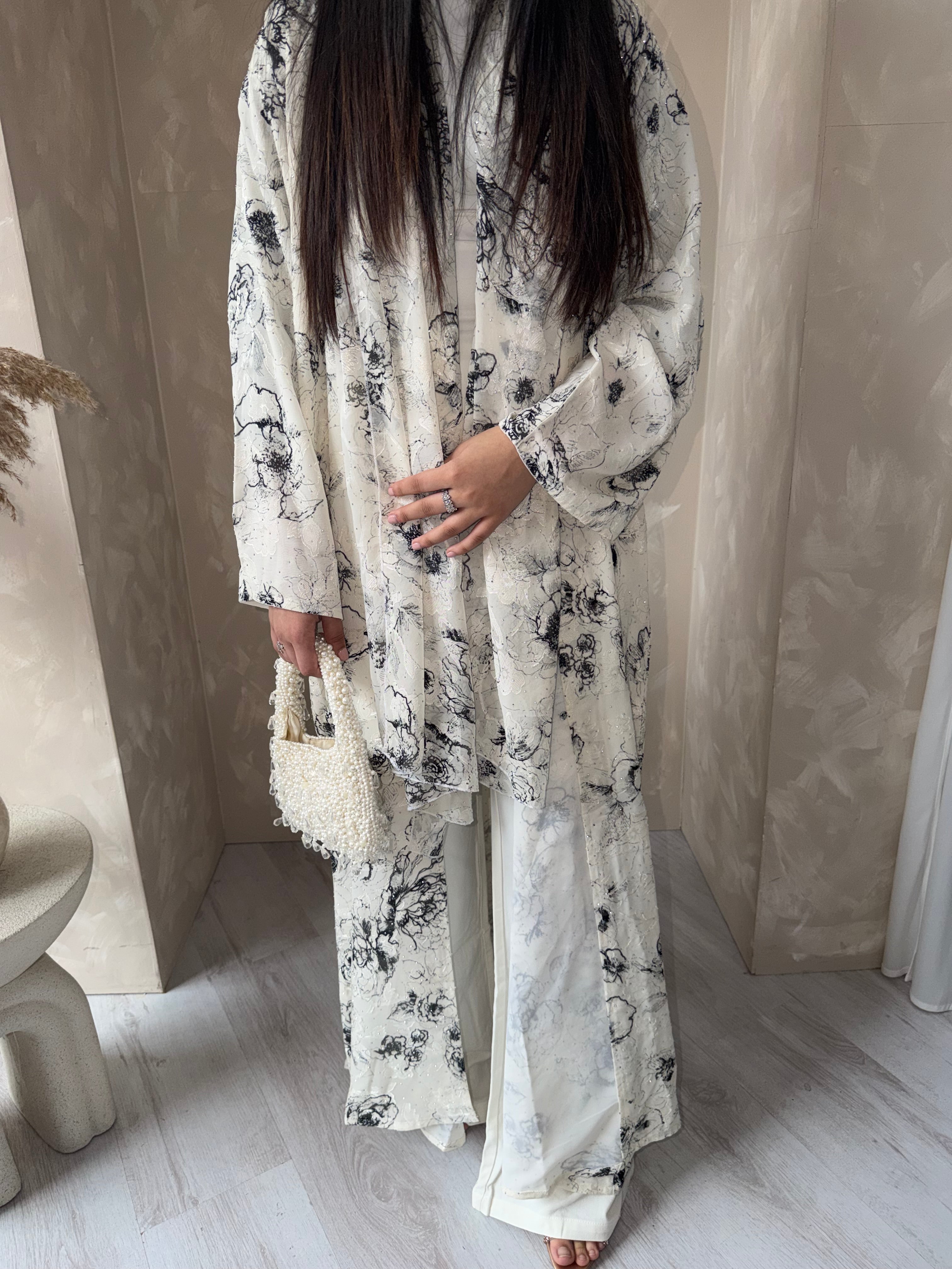 Zahra Abaya - Off White & Black