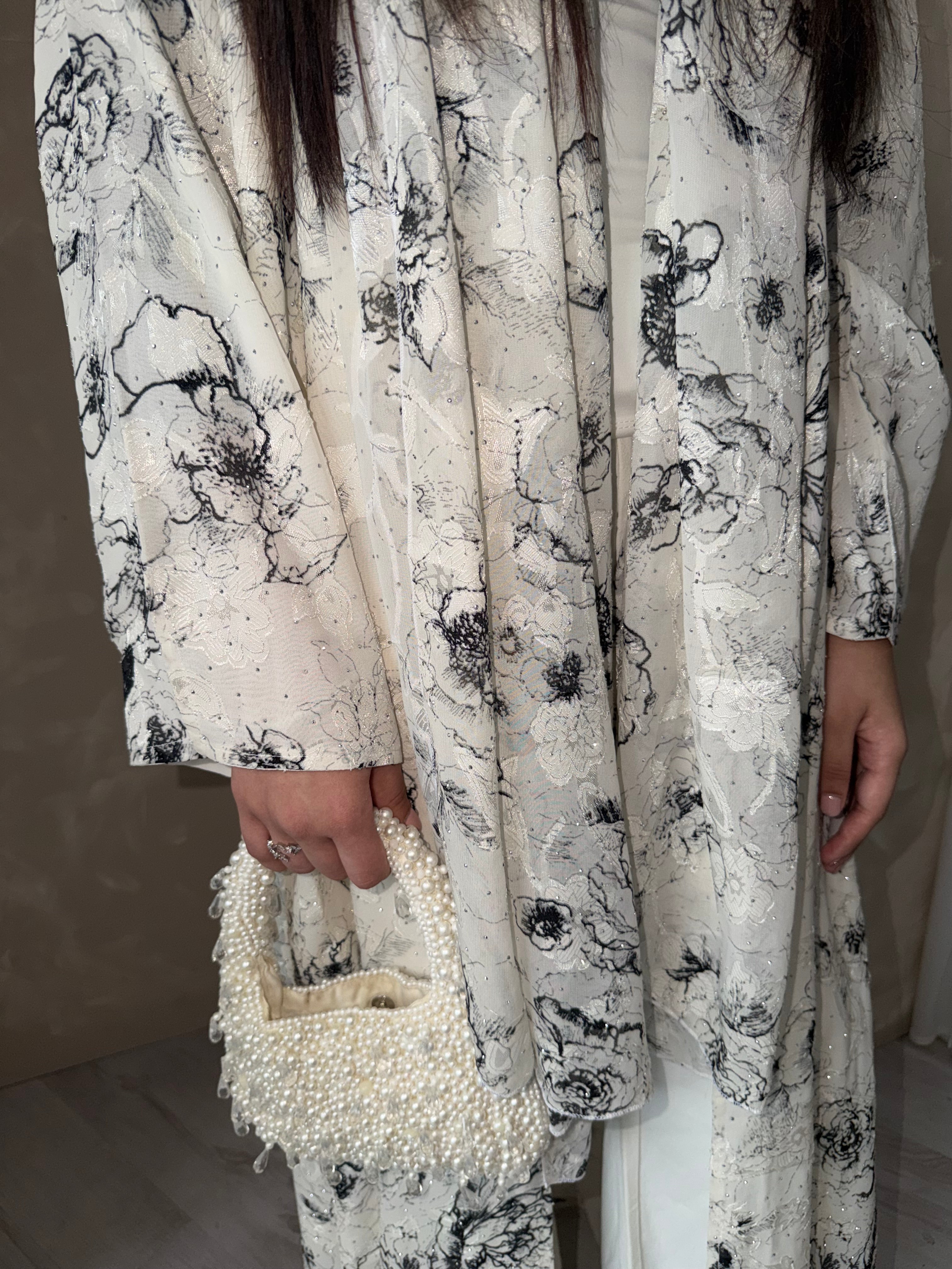 Zahra Abaya - Off White & Black